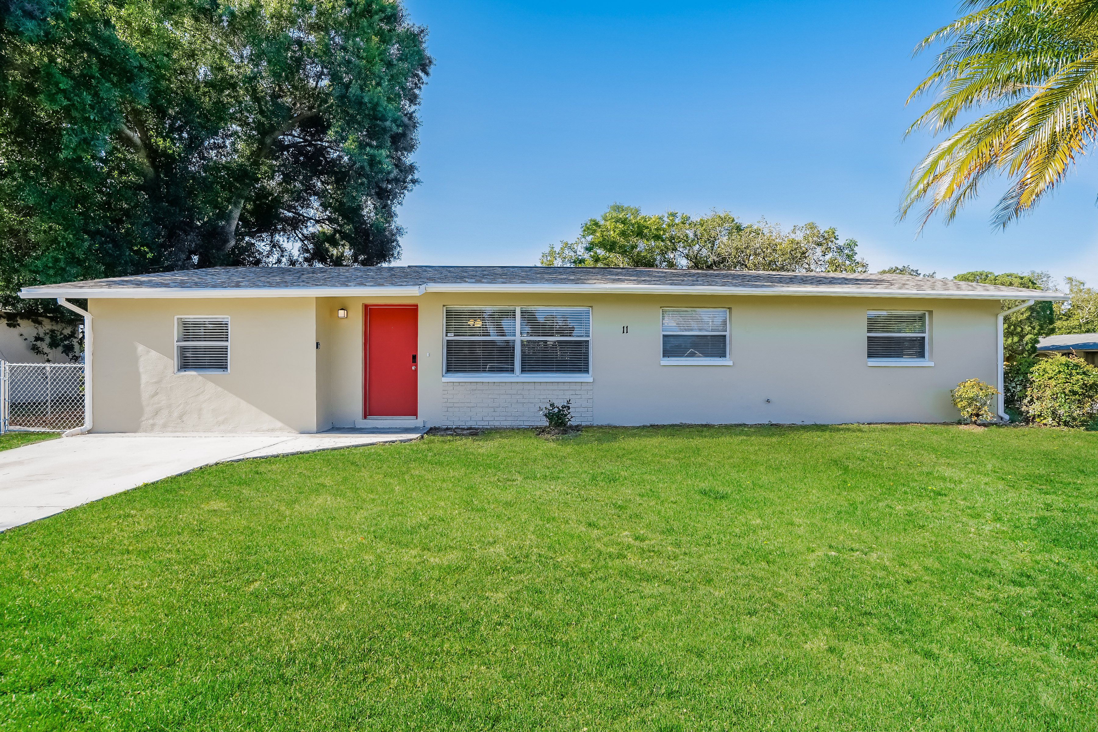 11 SKIPTON CIR FORT MYERS, FL 33905